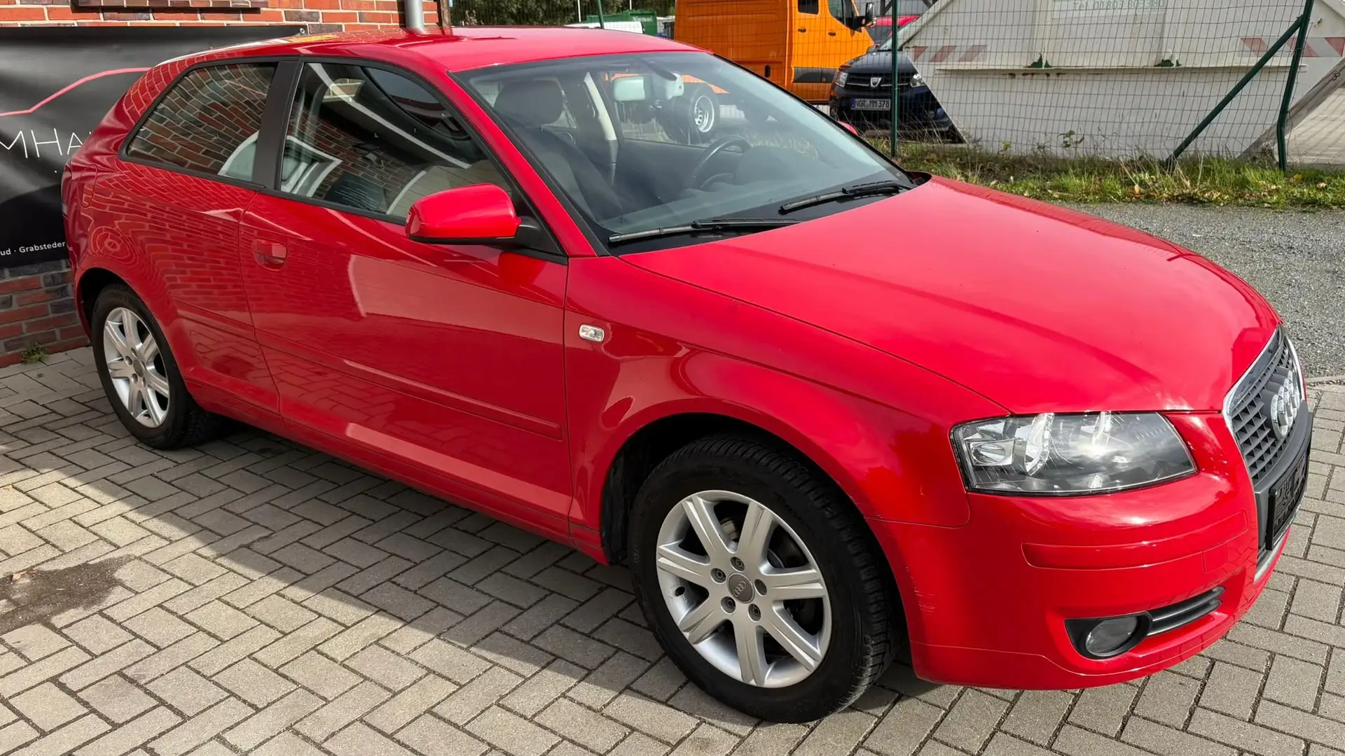Audi A3 8P 1.6 FSI*2.Hand*Scheckheft*Sitzhzg*Klima*Finanz* Rot - 2