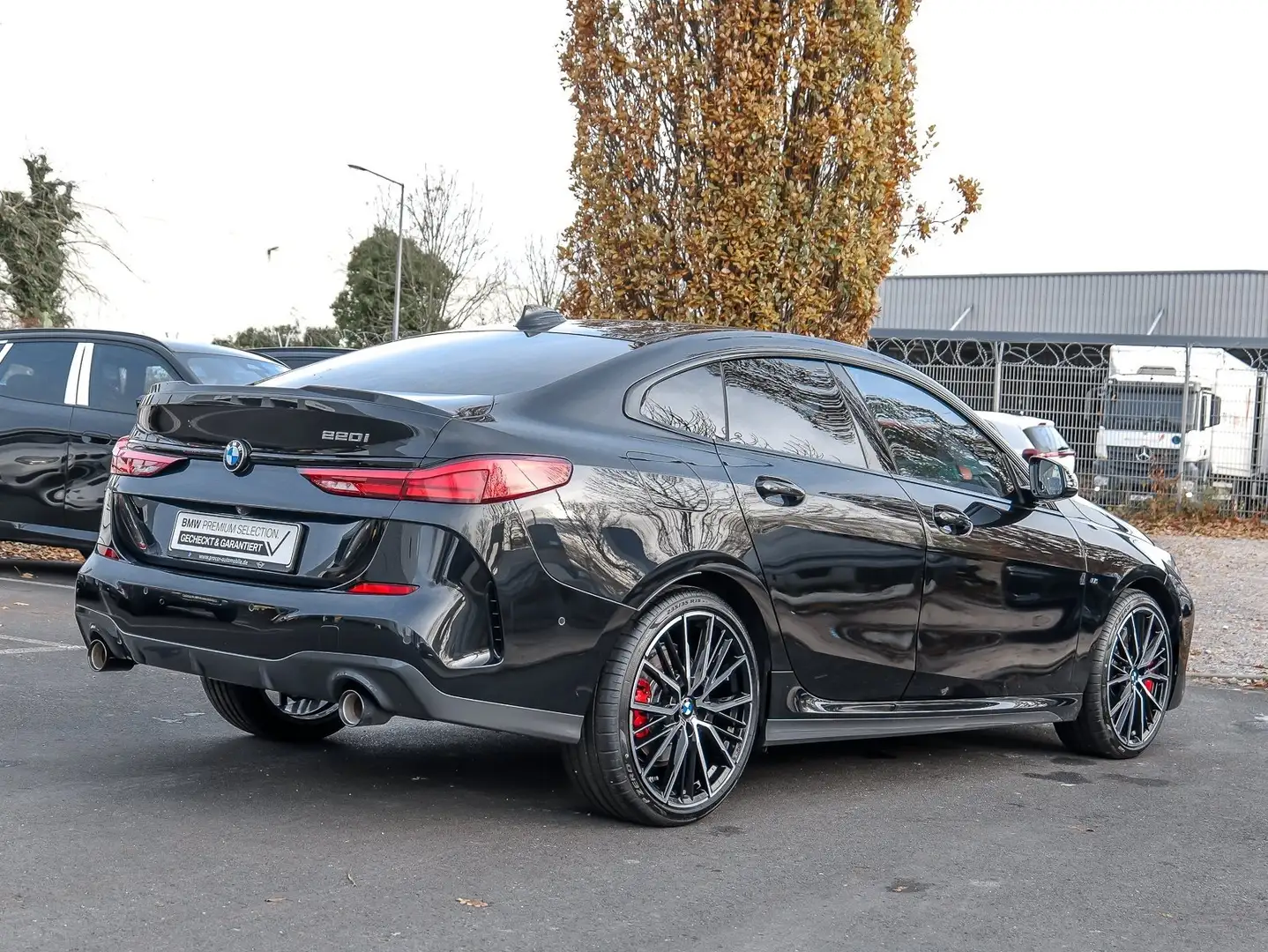 BMW 220 i GRAN COUPé M Sport HUD PANO ACC RFK NAVI Schwarz - 2