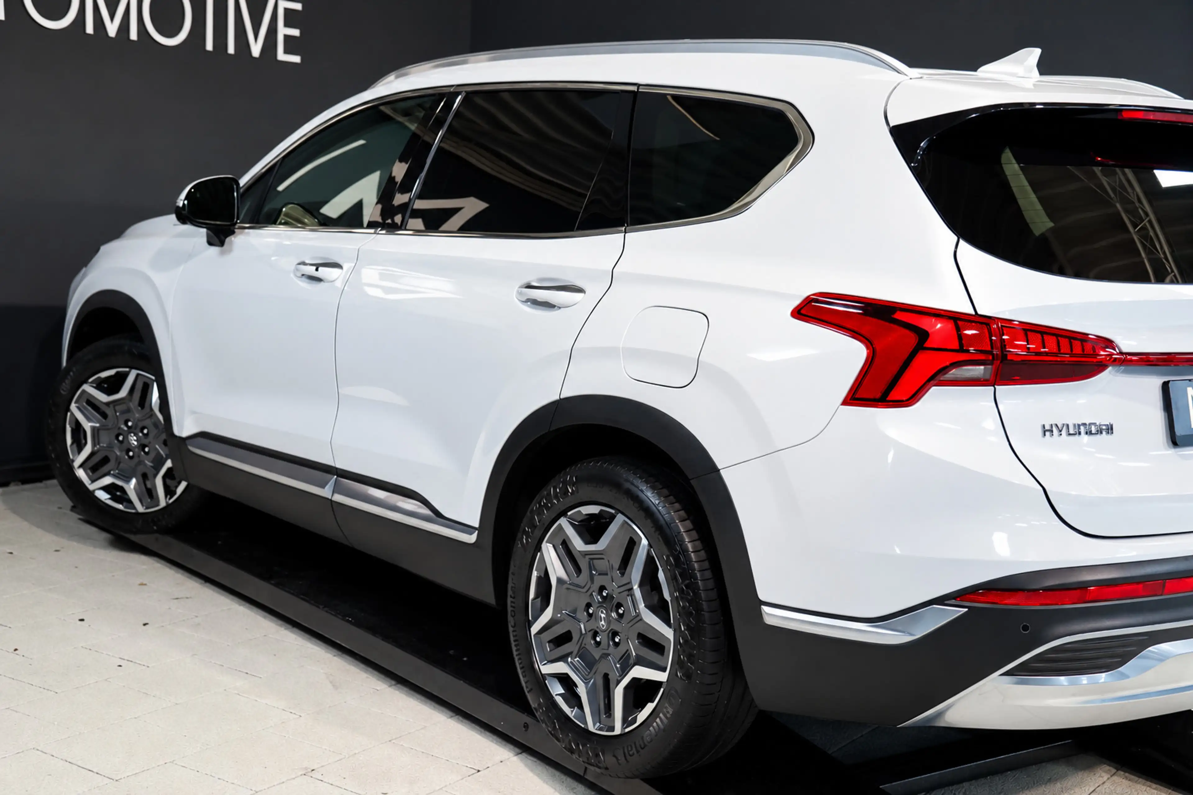Hyundai SANTA FE 1.6 T-GDI PHEV Premium Plus Sky 7p. / HUD / MEMORY — photo 3