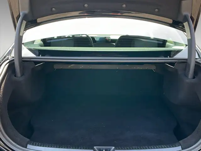 Mercedes-Benz 250 view 8