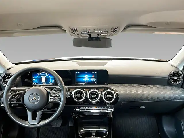 Mercedes-Benz 250 view 11