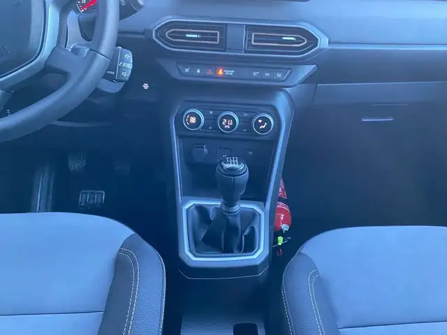 Dacia Sandero view 12