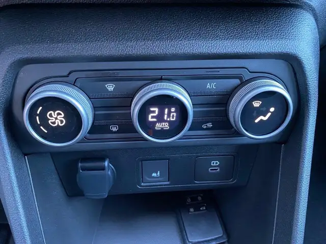 Dacia Sandero view 11