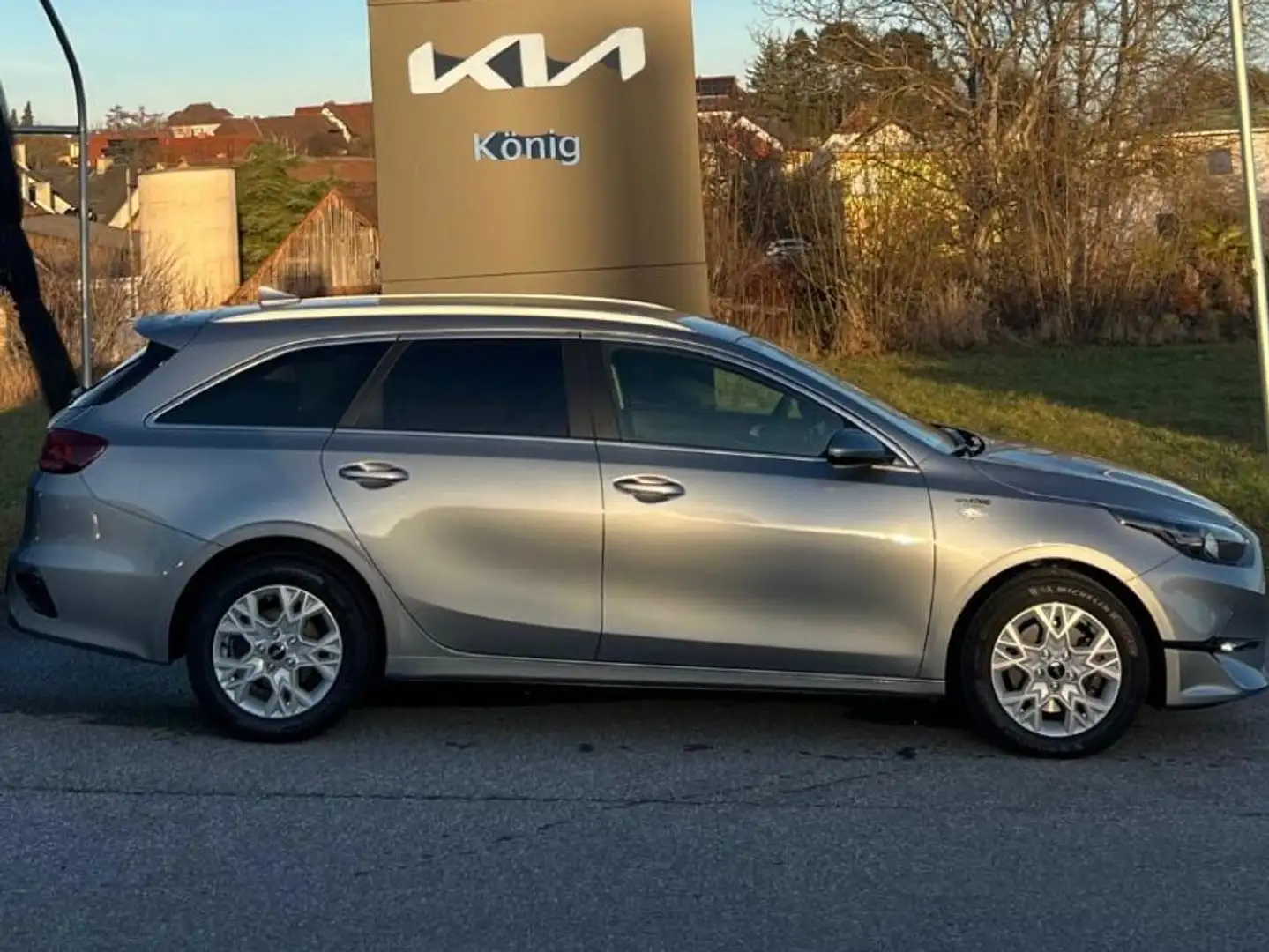 Kia Ceed SW / cee'd SW 1,5 TGDI Silber 48V DCT Silber - 1