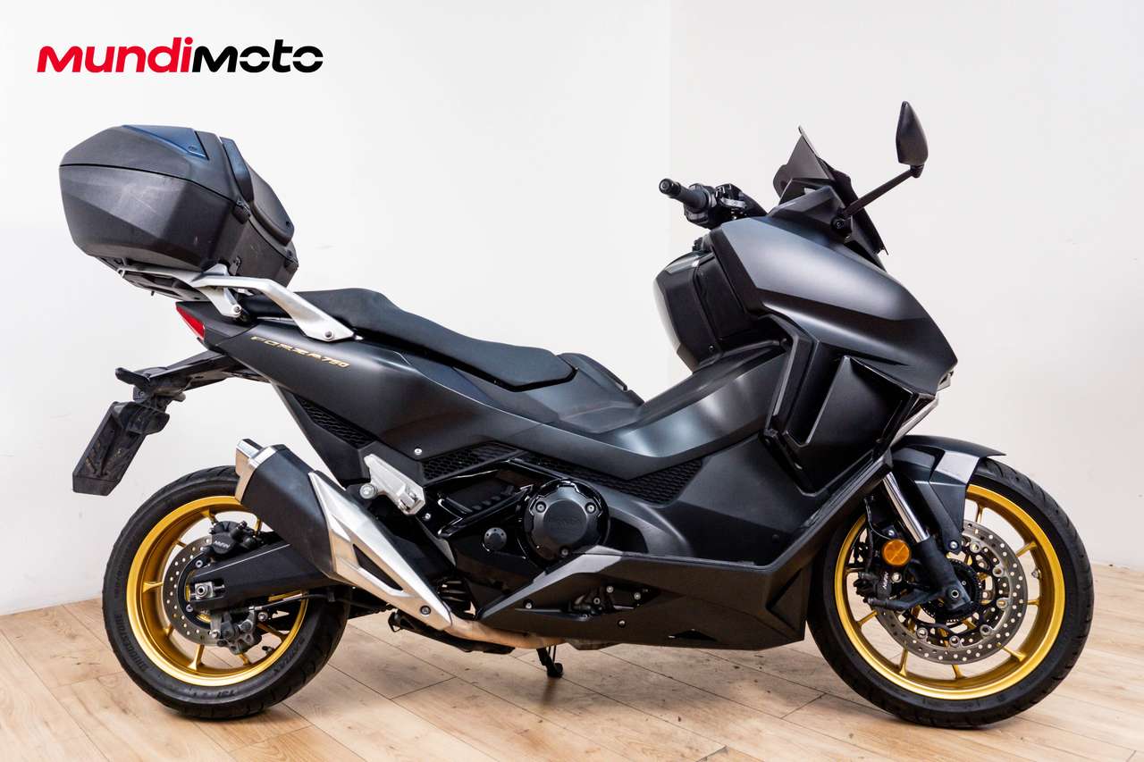 Honda Forza 750