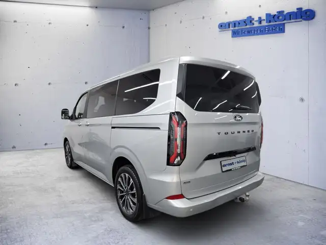Ford Tourneo Custom view 4