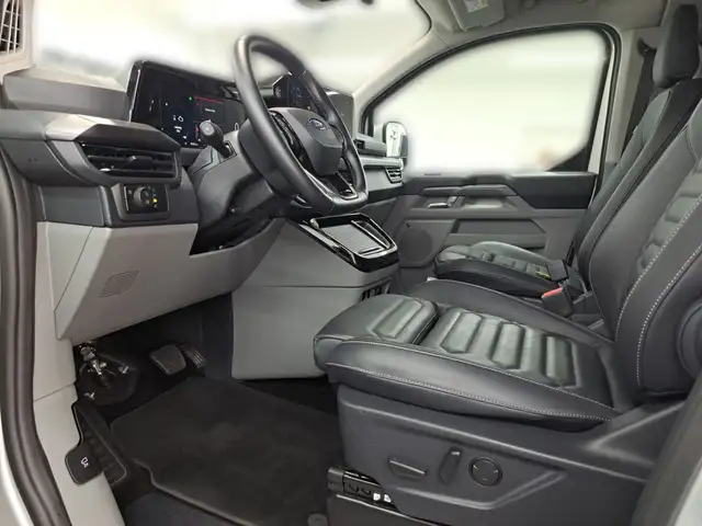 Ford Tourneo Custom view 10