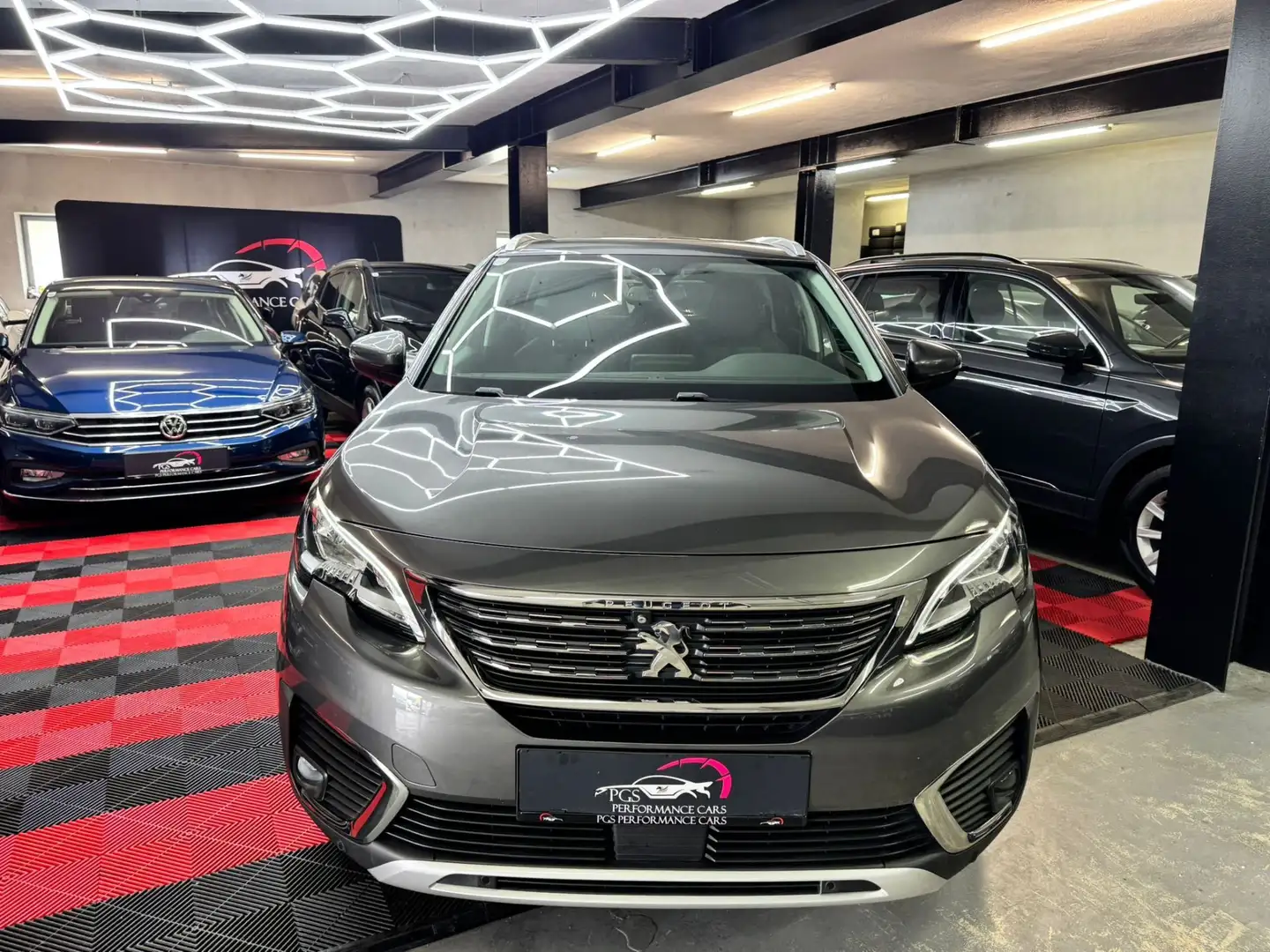 Peugeot 5008 1,2 PureTech 130 S&S Active Grau - 2