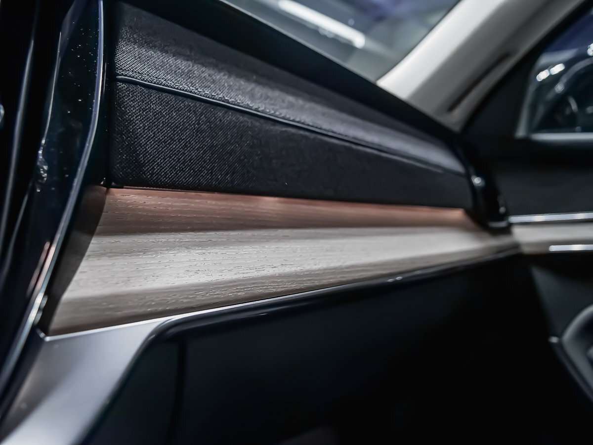 2026 Volvo XC90 Plus 7-Seater (Dark Theme) thumb 17