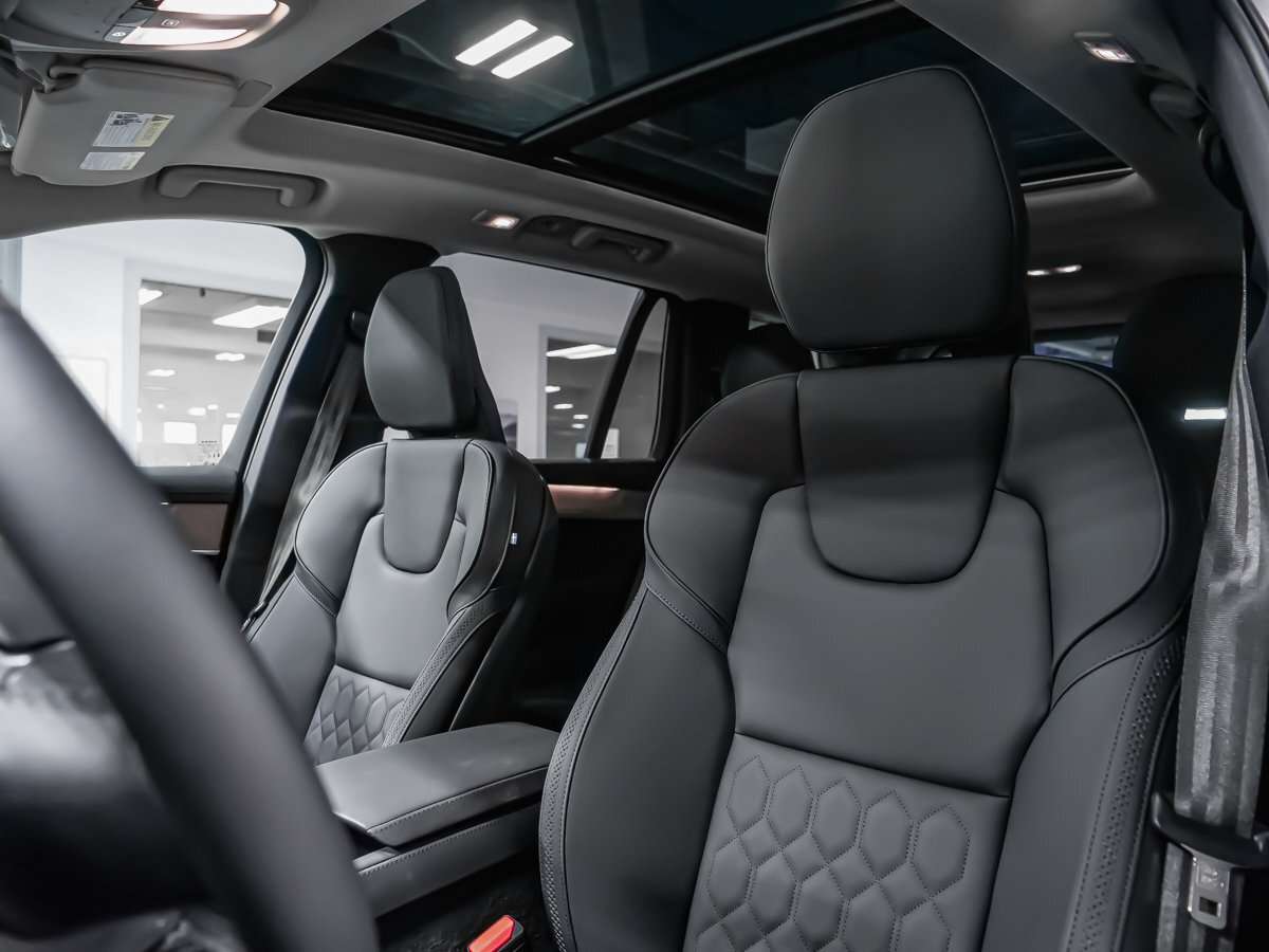 2026 Volvo XC90 Plus 7-Seater (Dark Theme) thumb 11