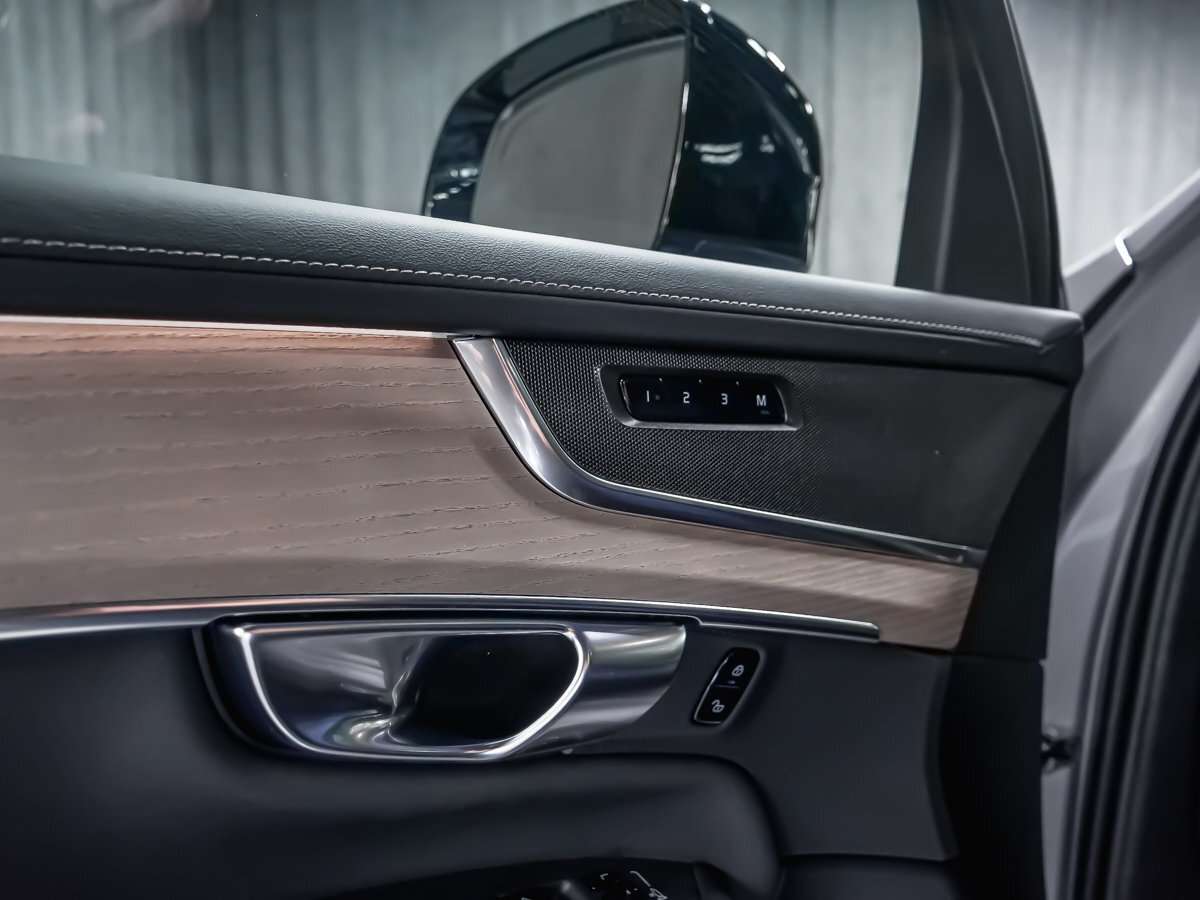 2026 Volvo XC90 Plus 7-Seater (Dark Theme) thumb 18