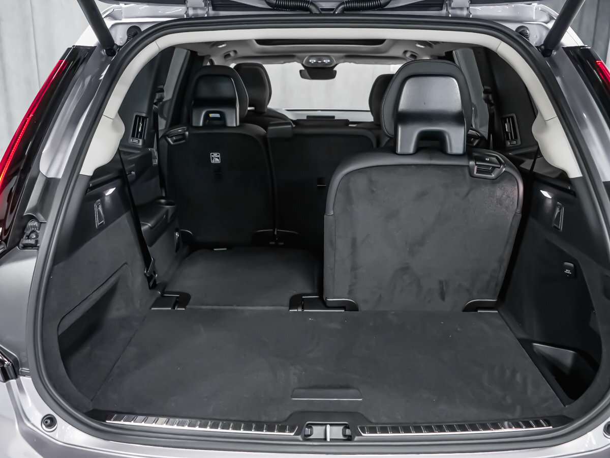 2026 Volvo XC90 Plus 7-Seater (Dark Theme) thumb 14