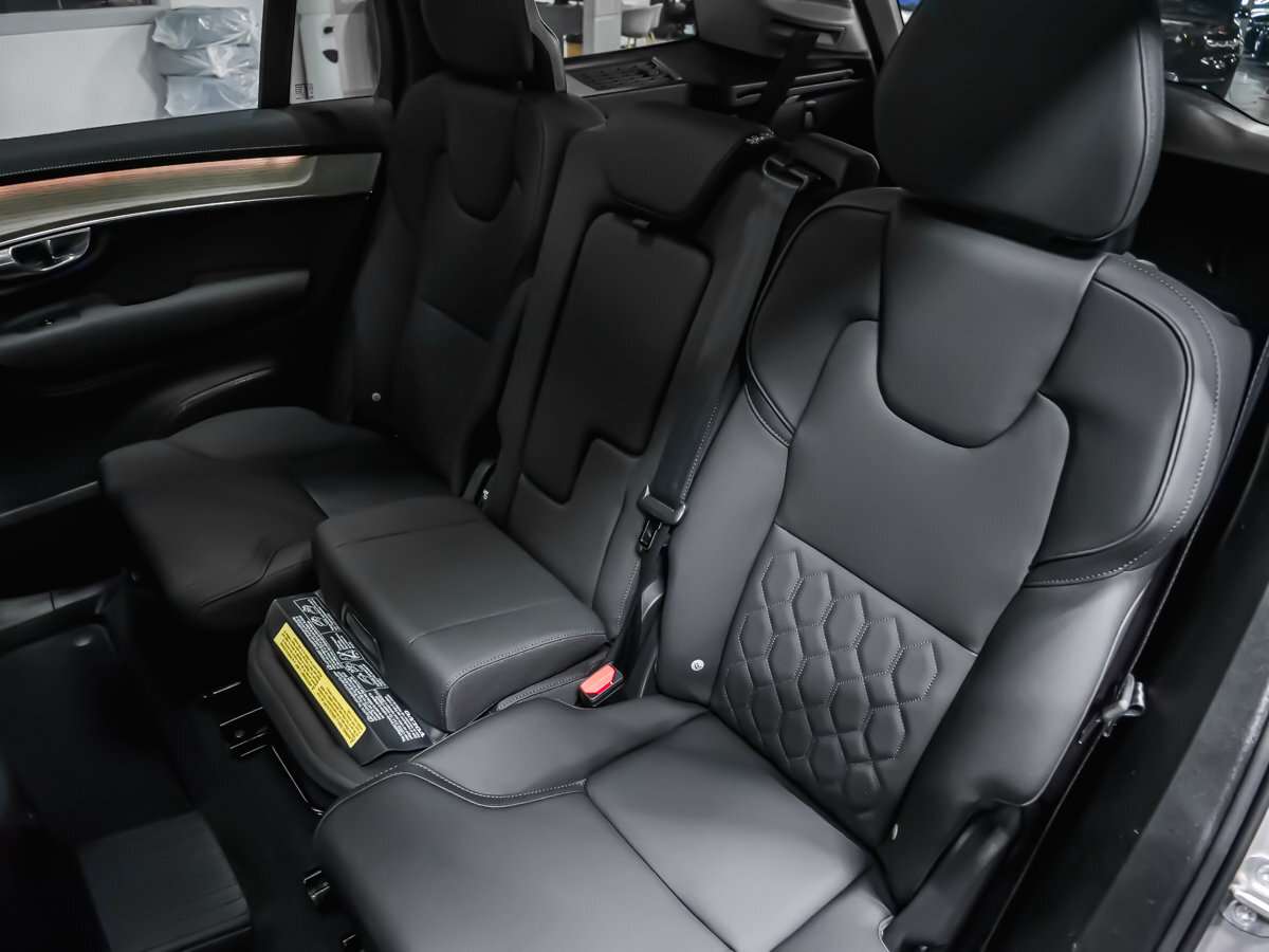 2026 Volvo XC90 Plus 7-Seater (Dark Theme) thumb 13