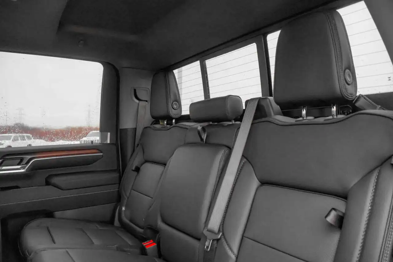 GMC Sierra 3500HD снимка GMC Sierra 3500HD