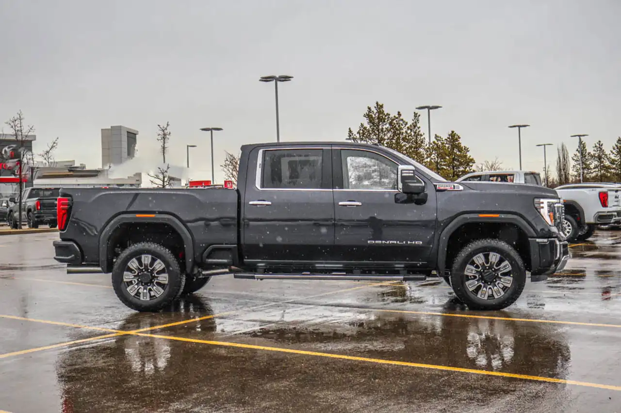 GMC Sierra 3500HD снимка GMC Sierra 3500HD