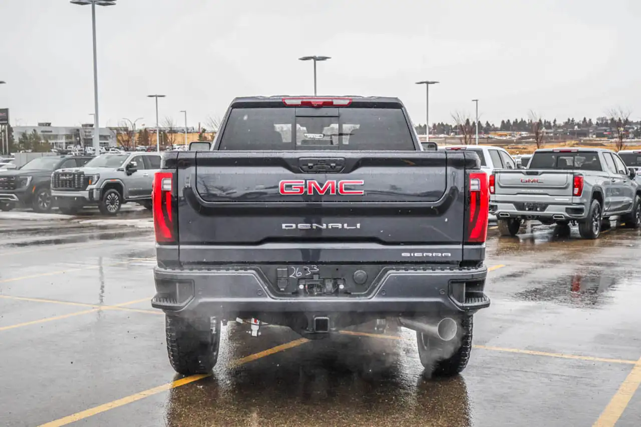 GMC Sierra 3500HD снимка GMC Sierra 3500HD