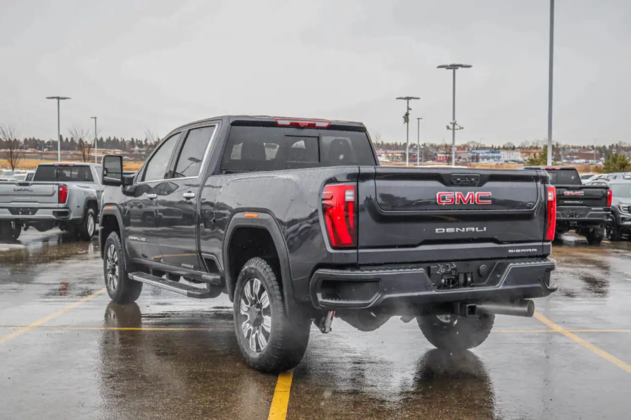 GMC Sierra 3500HD снимка GMC Sierra 3500HD