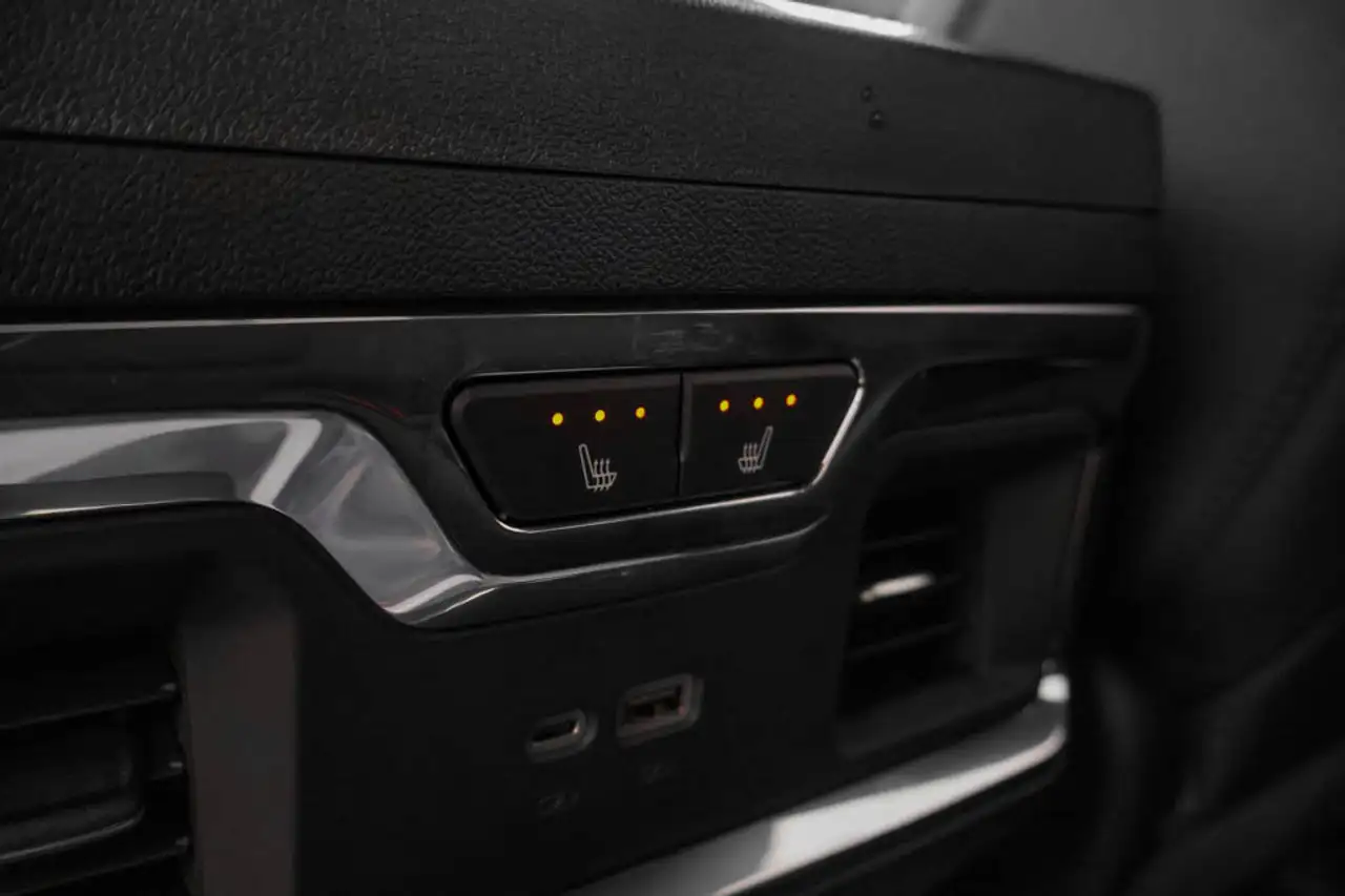 GMC Sierra 3500HD снимка GMC Sierra 3500HD