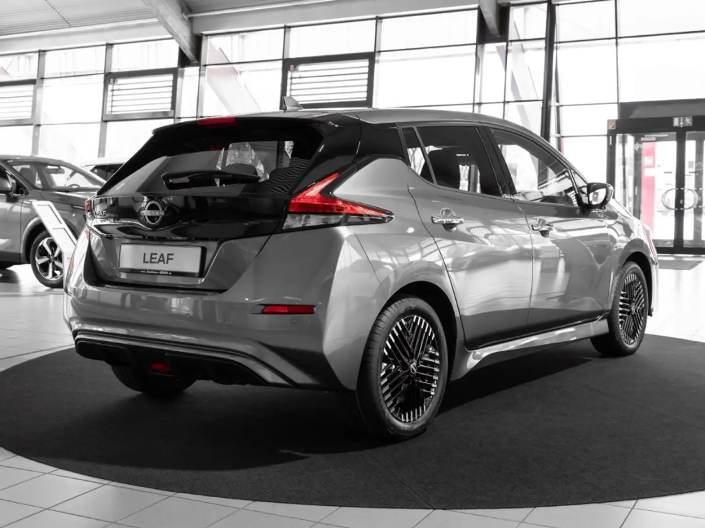 Nissan Leaf Tekna Winterpaket sofort verfügbar Szürke - 2