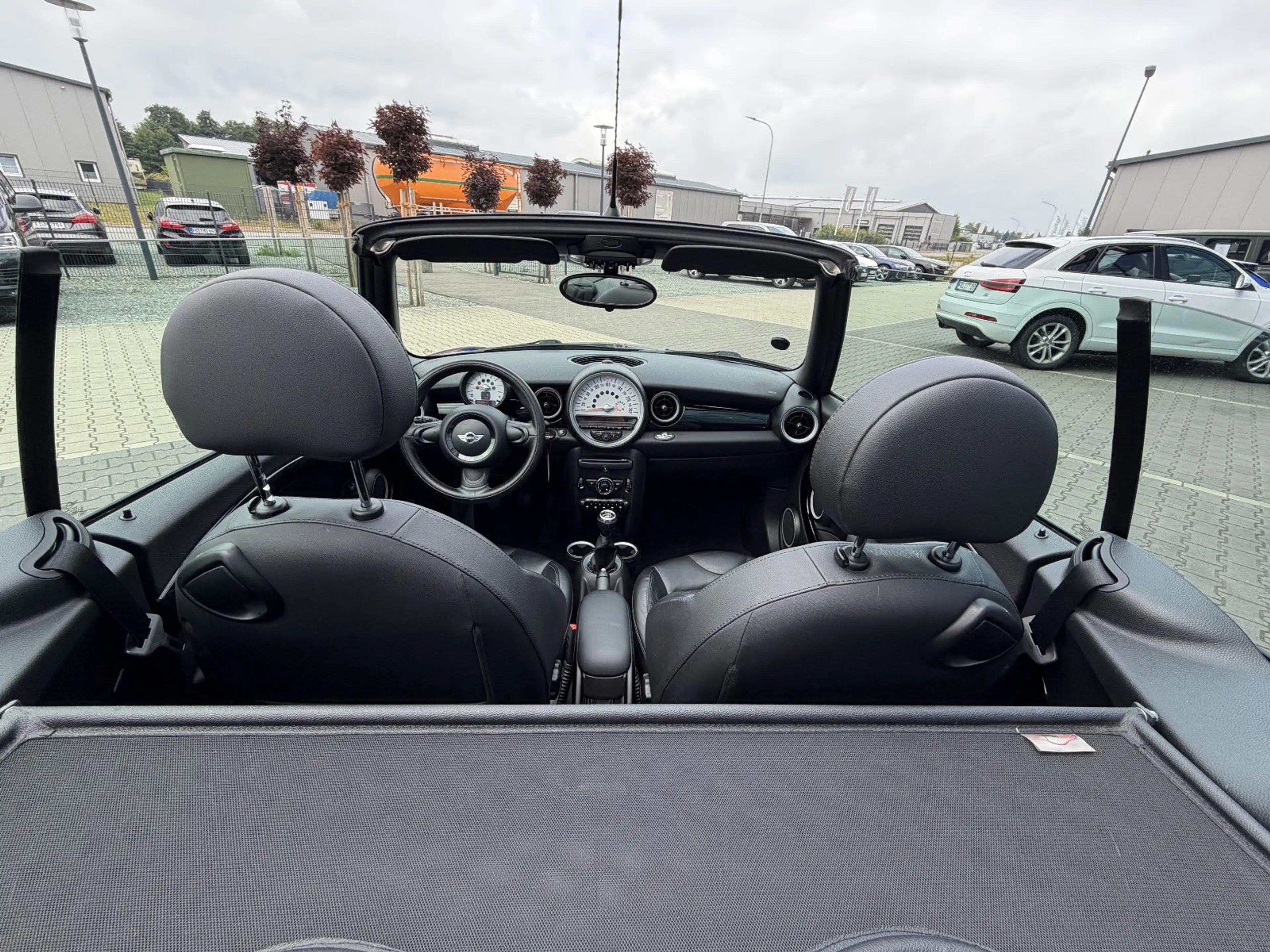 MINI Cooper Cabrio *SITZHEIZUNG*SPORTSITZE*KLIMA* — photo 11