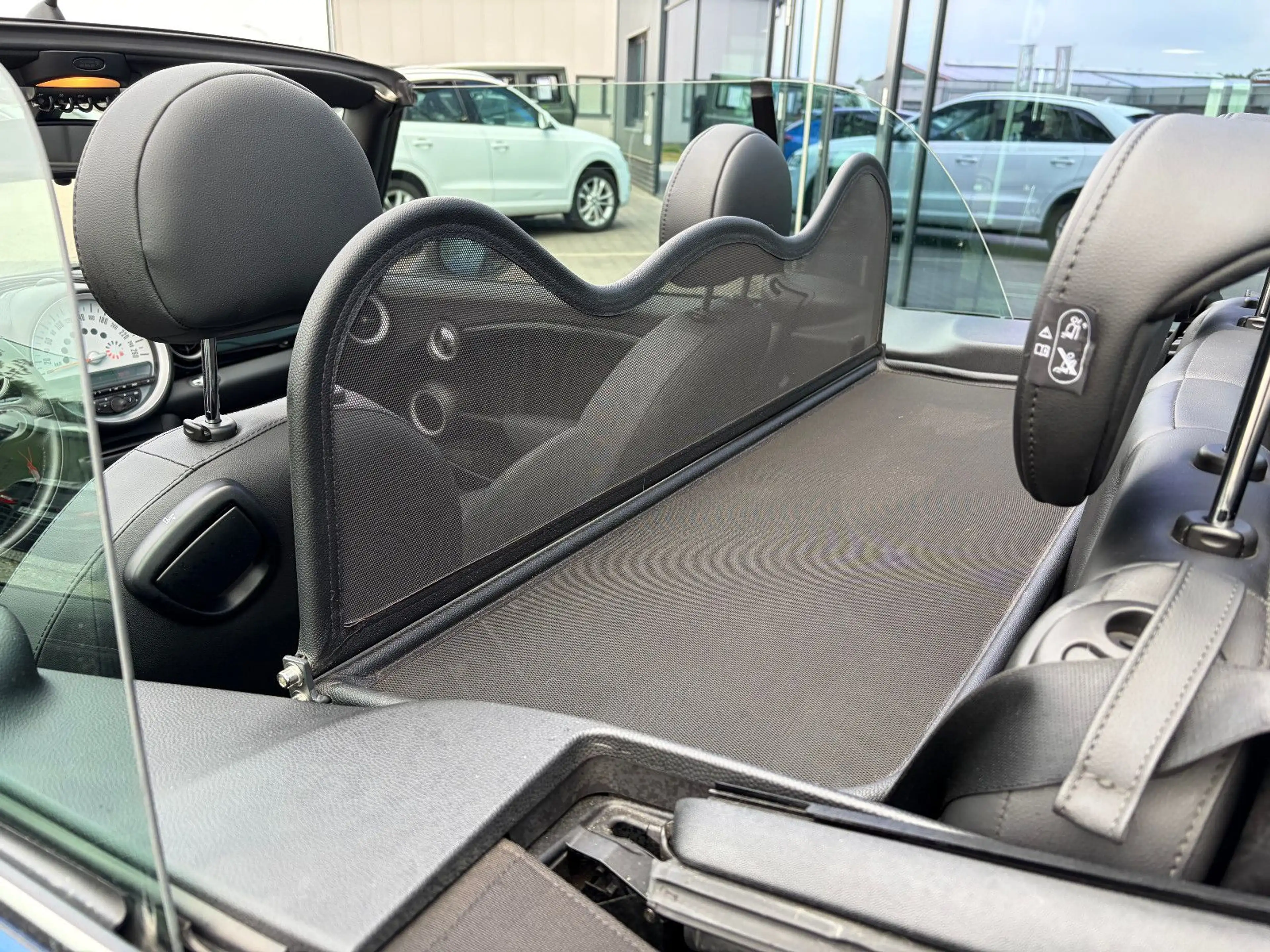 MINI Cooper Cabrio *SITZHEIZUNG*SPORTSITZE*KLIMA* — photo 18