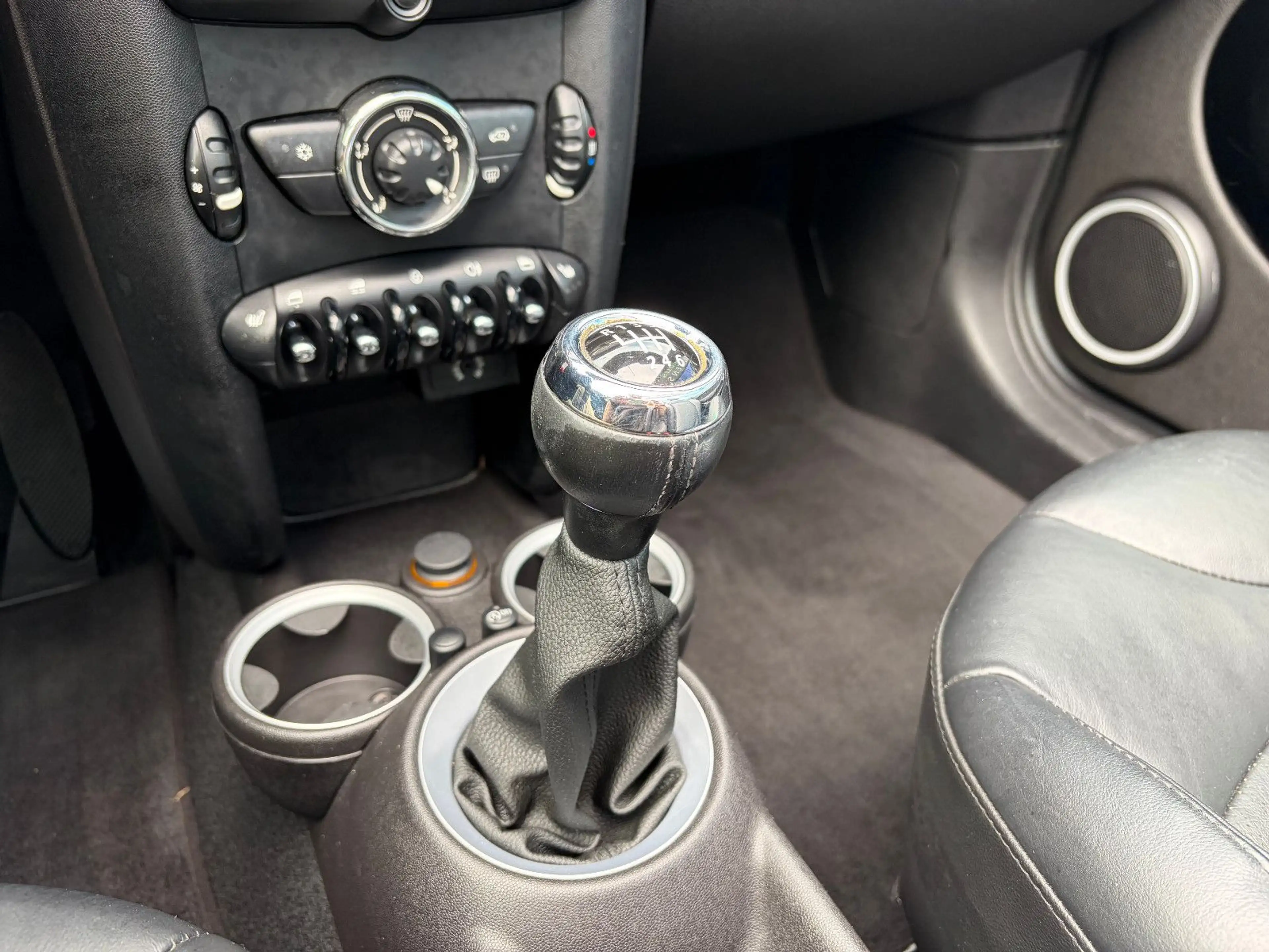 MINI Cooper Cabrio *SITZHEIZUNG*SPORTSITZE*KLIMA* — photo 17