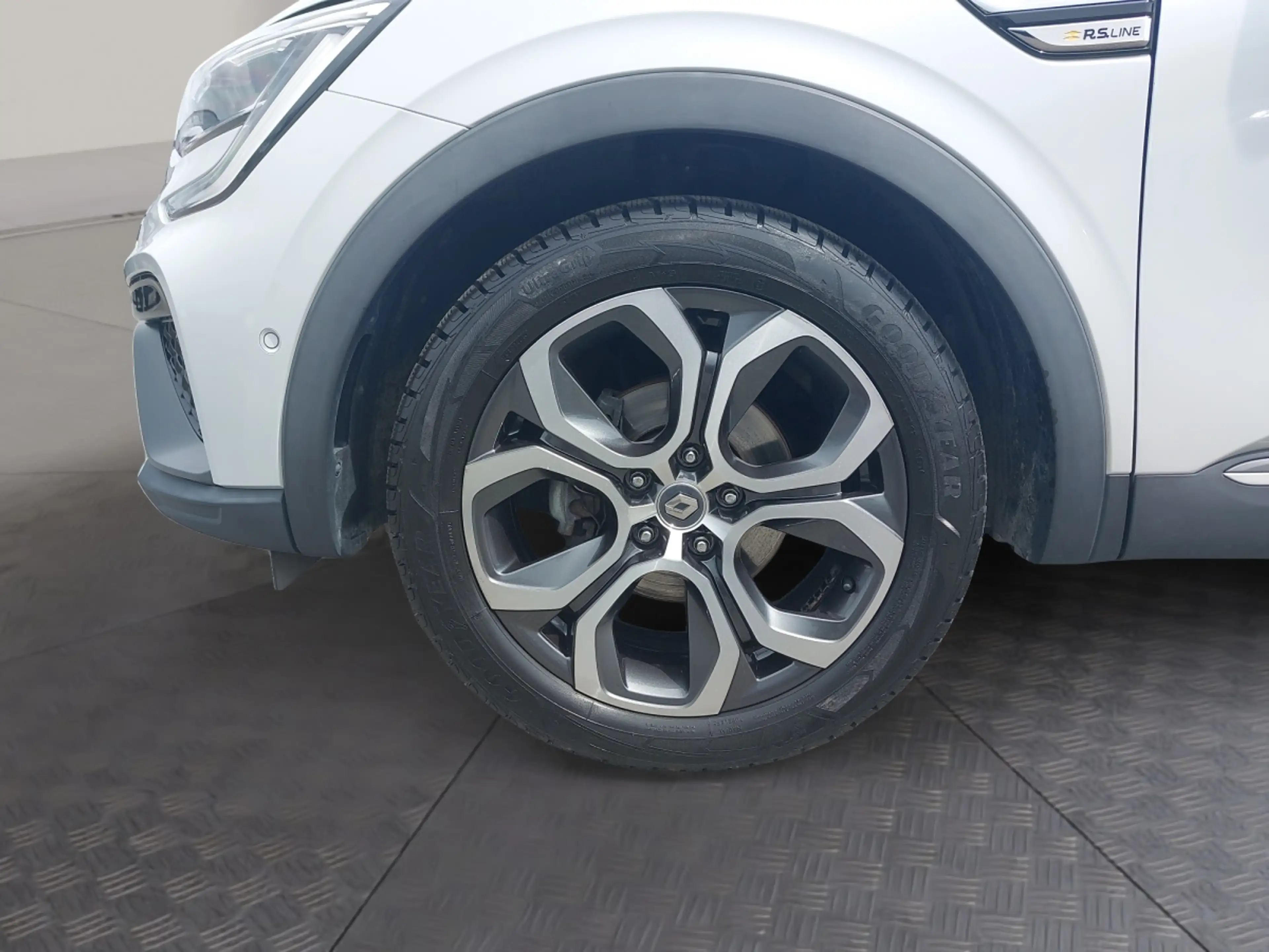 Renault Arkana R.S. Line TCe 160 EDC — photo 14