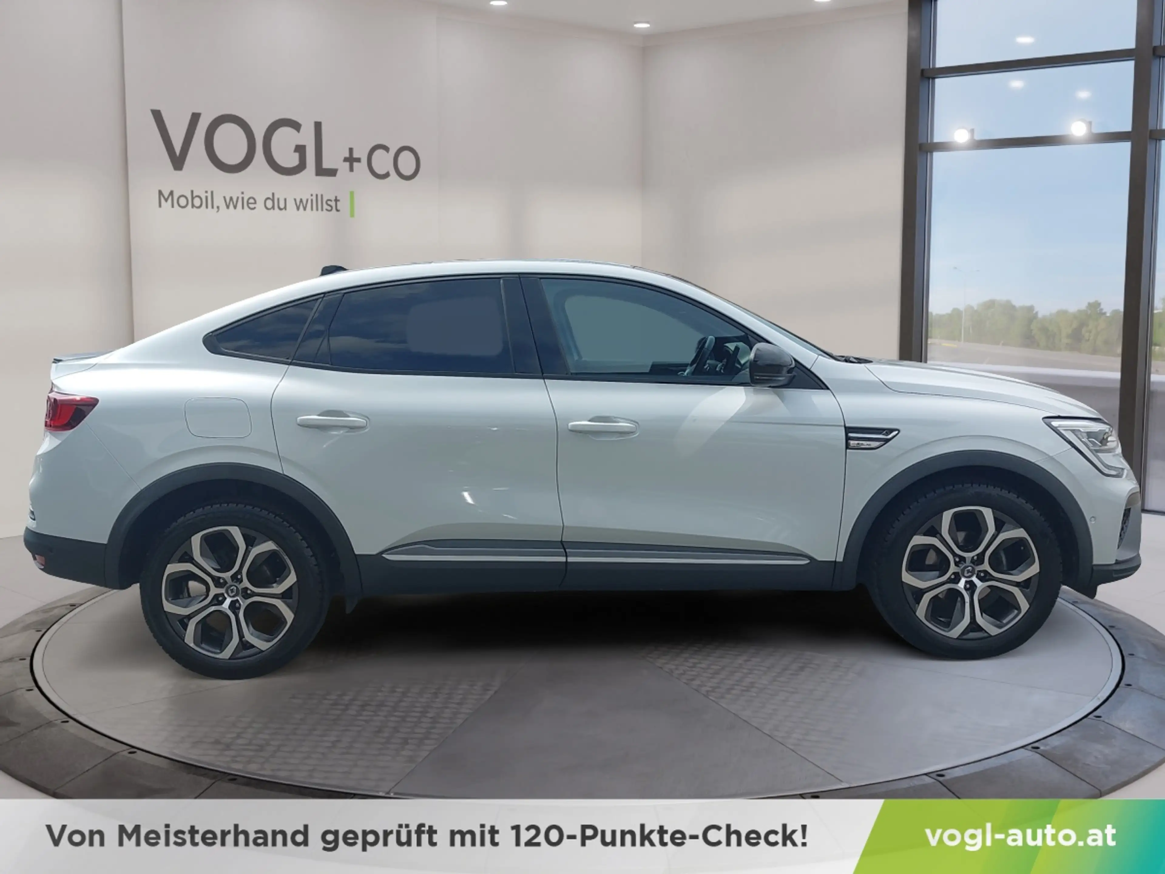 Renault Arkana R.S. Line TCe 160 EDC — photo 8