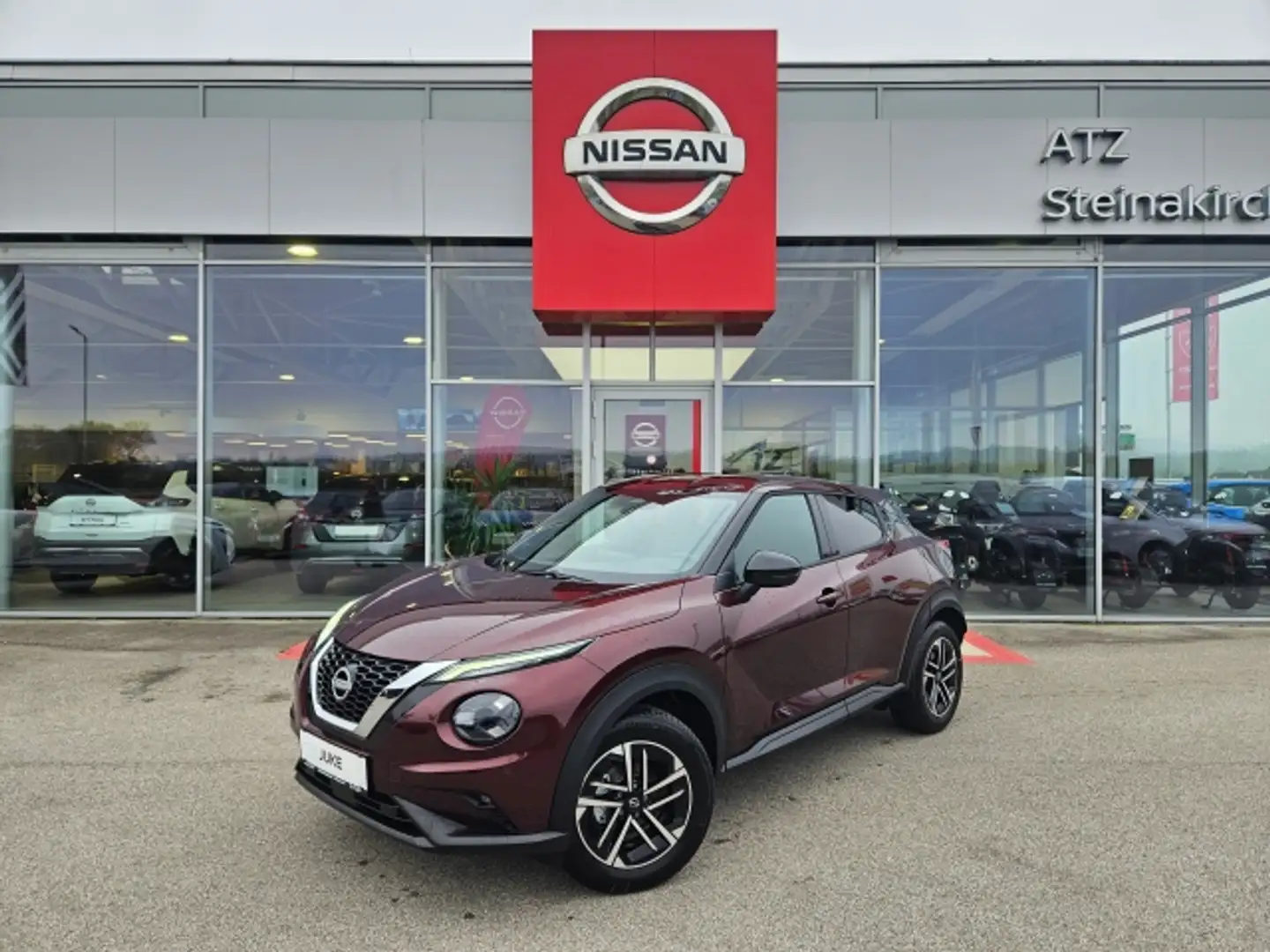 Nissan Juke N-CONNECTA 1.0 DIG-T 117PS 6MT Rood - 1