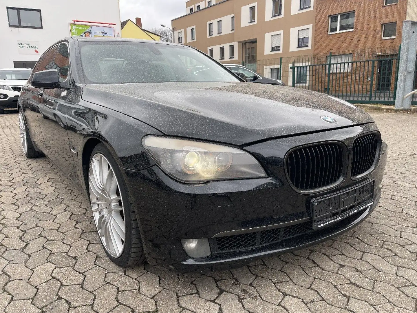 BMW 750 i L xDrive Czarny - 1