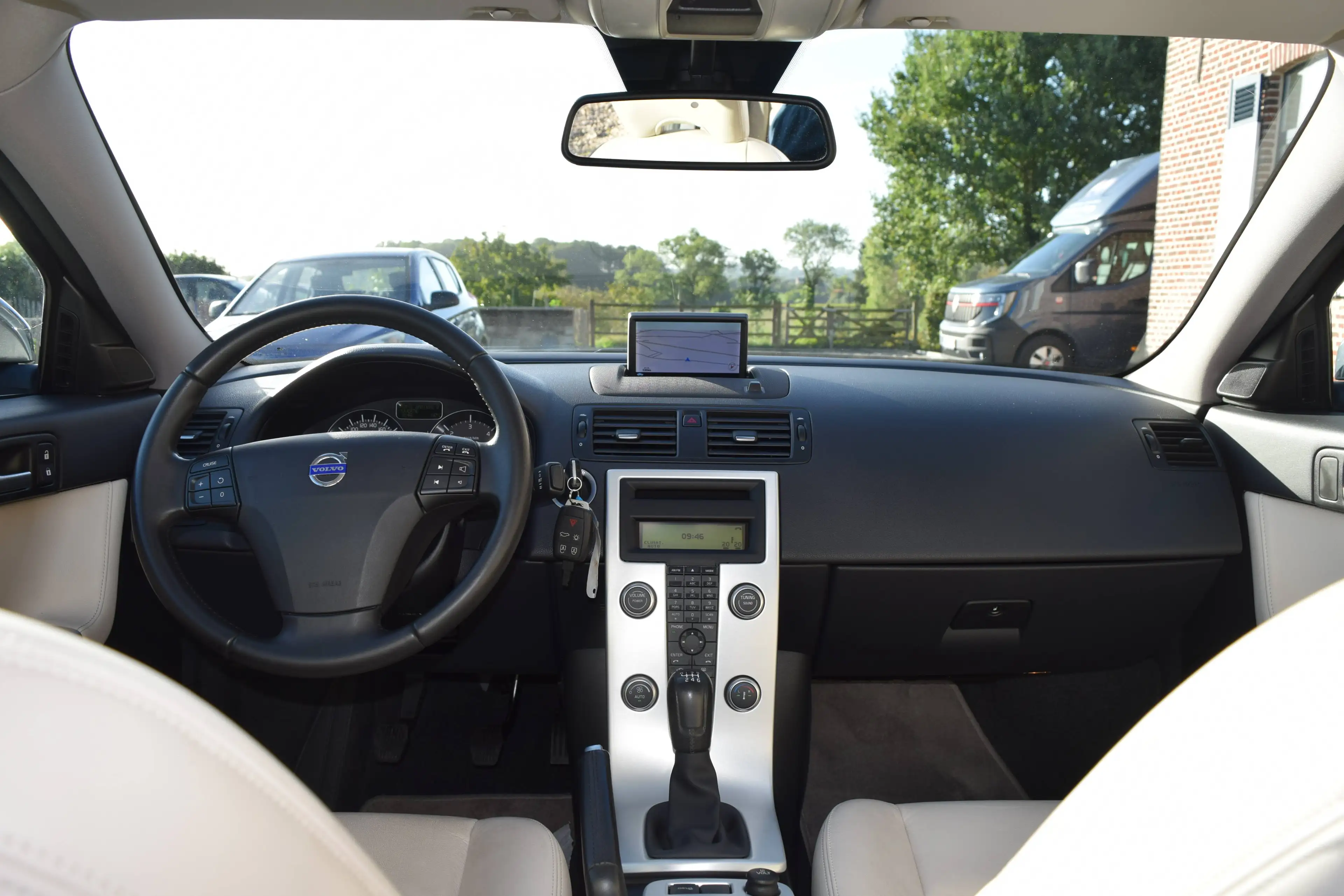Volvo S40 1.6 D2 - GARANTIE 12 MOIS - 162,12€/mois* - 1° MAIN - INT CUIR — photo 8