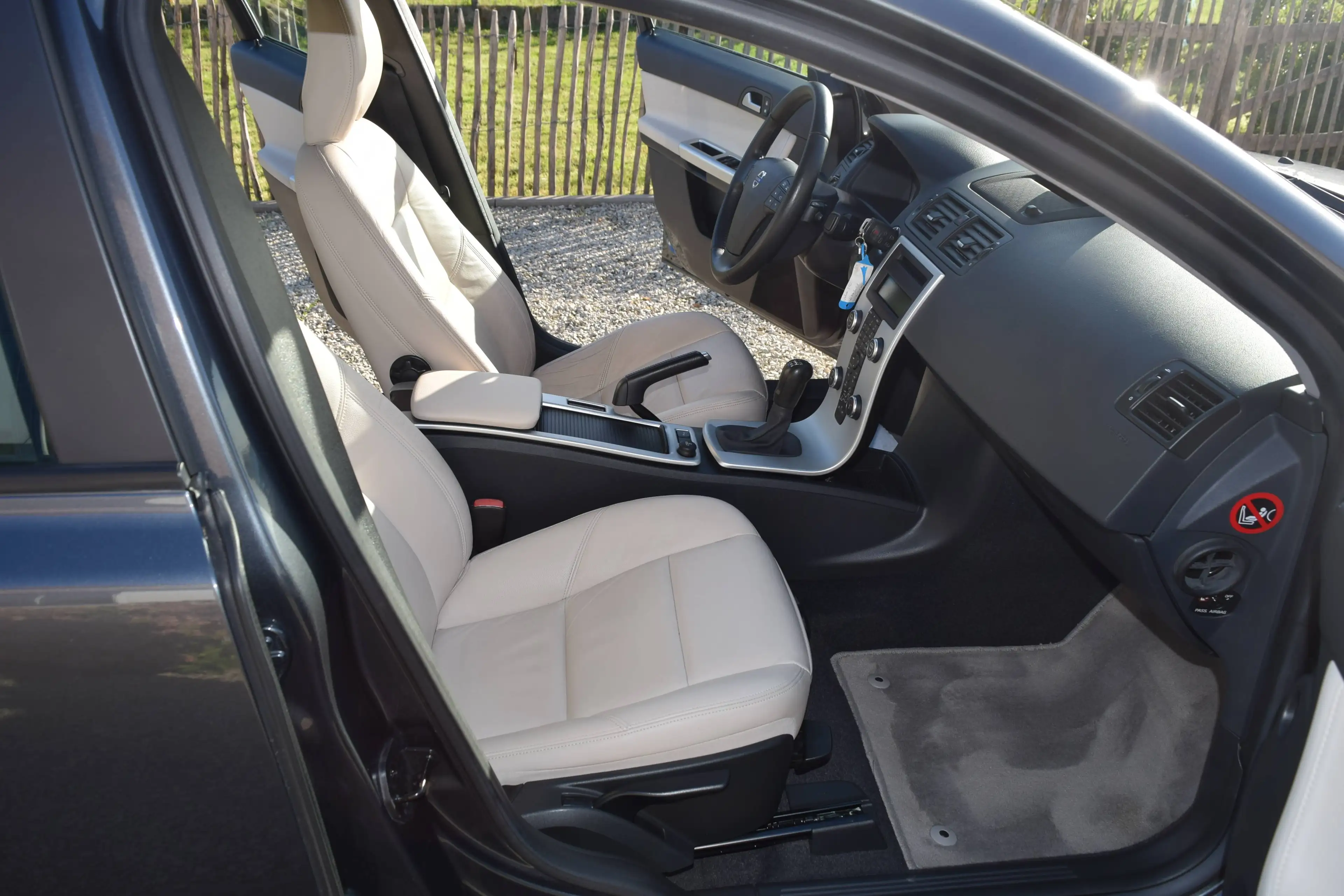 Volvo S40 1.6 D2 - GARANTIE 12 MOIS - 162,12€/mois* - 1° MAIN - INT CUIR — photo 14