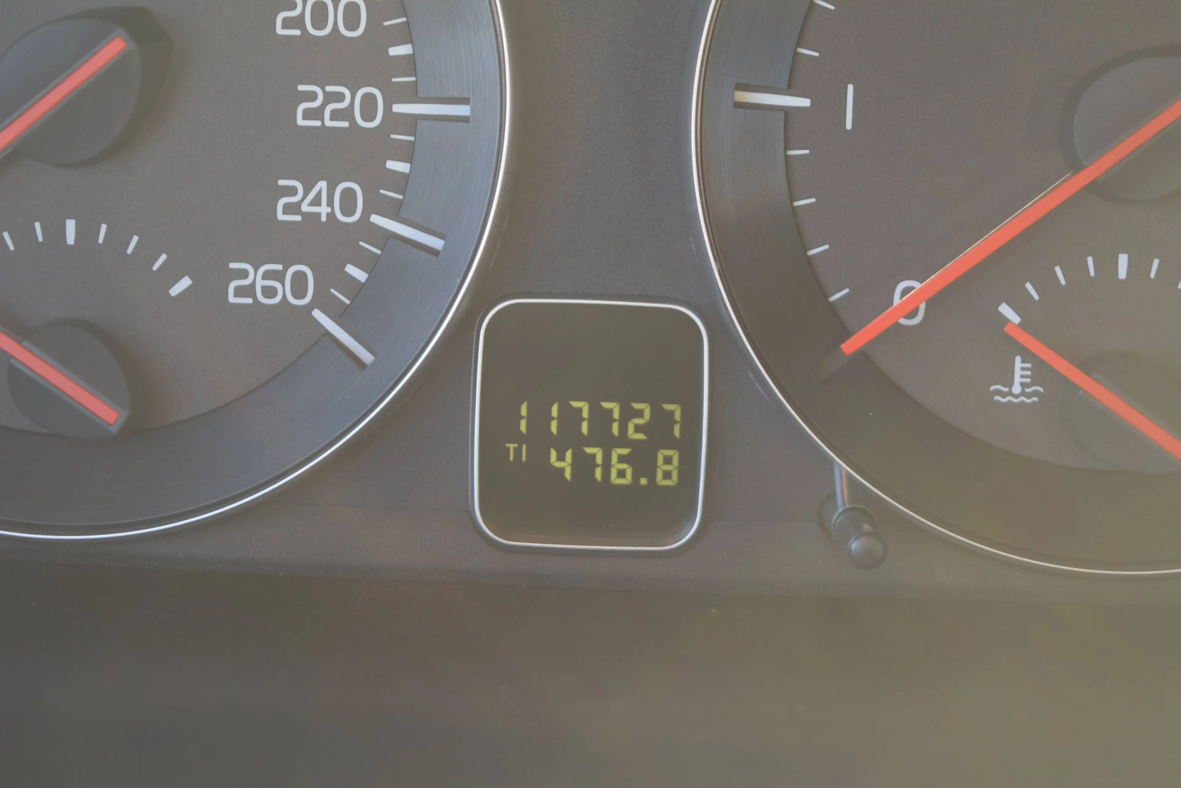 Volvo S40 1.6 D2 - GARANTIE 12 MOIS - 162,12€/mois* - 1° MAIN - INT CUIR — photo 10