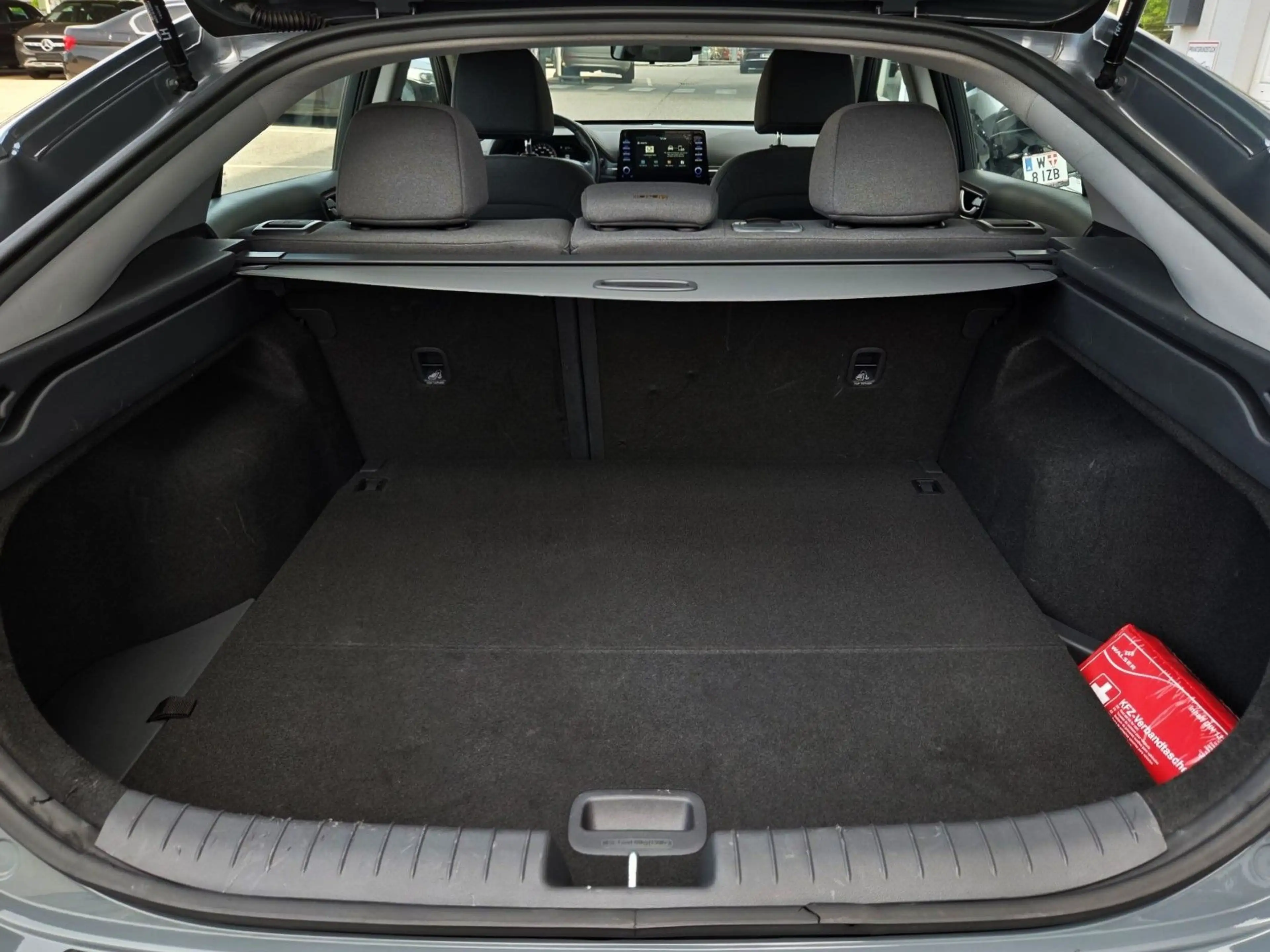 Hyundai IONIQ 1,6 GDi Hybrid Level 4 DCT Aut. — photo 11