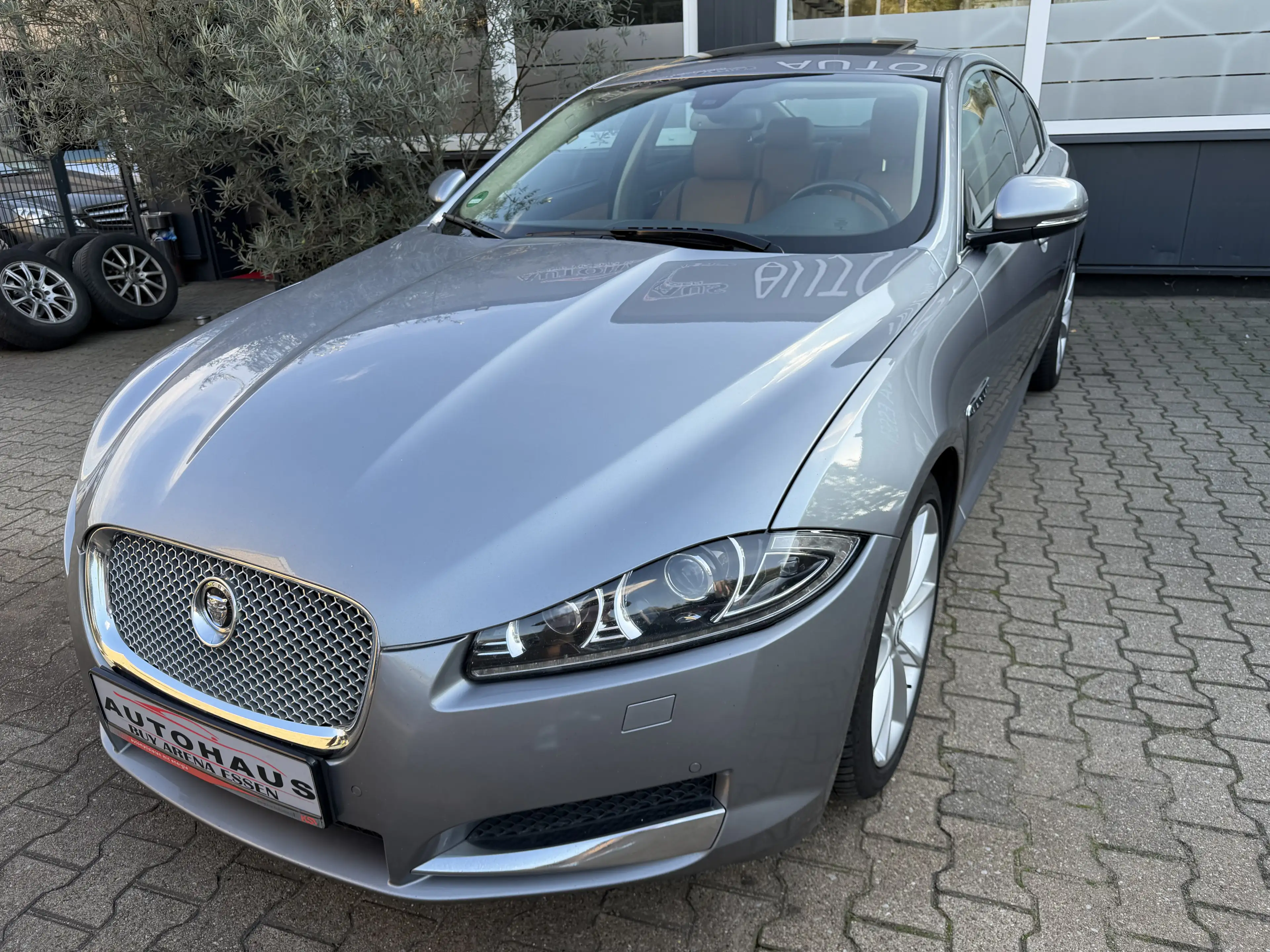 Jaguar XF 3.0 V6 Diesel S Limousine Grau Top Gepflegt Bi-Xen — photo 8