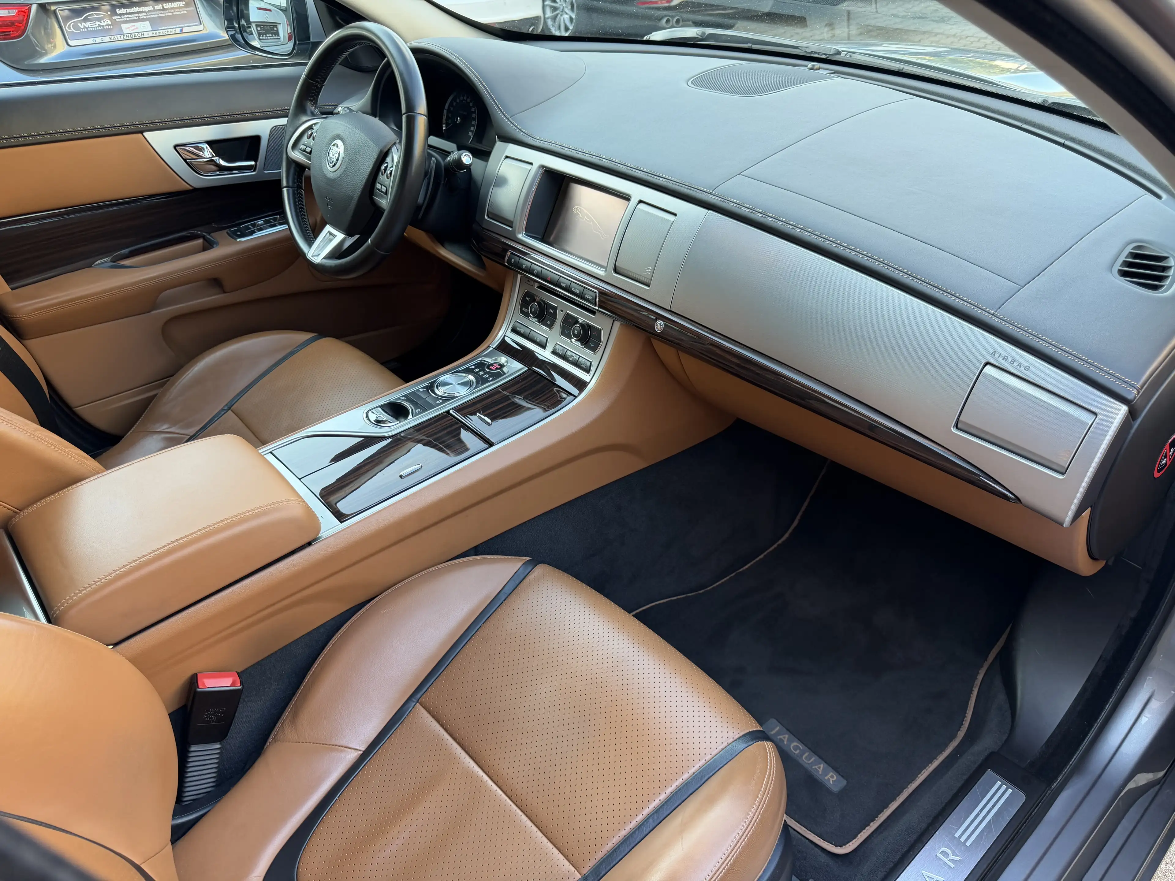 Jaguar XF 3.0 V6 Diesel S Limousine Grau Top Gepflegt Bi-Xen — photo 14