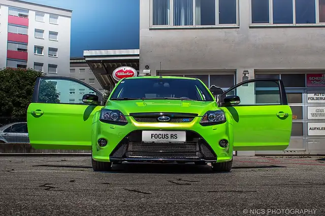 Ford Focus view 3