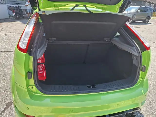 Ford Focus view 19