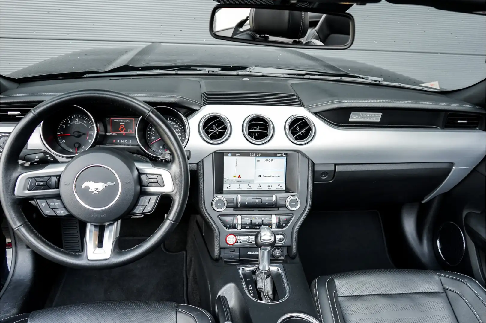 Ford Mustang Convertible 2.3 EcoBoost Leder Camera Sportuitlaat Zwart - 2