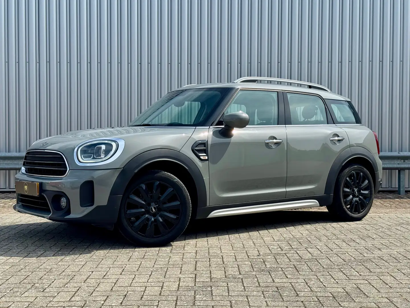 MINI Cooper Countryman 1.5 One Salt | 18" | Navi | LED | Orig. NL Grijs - 1