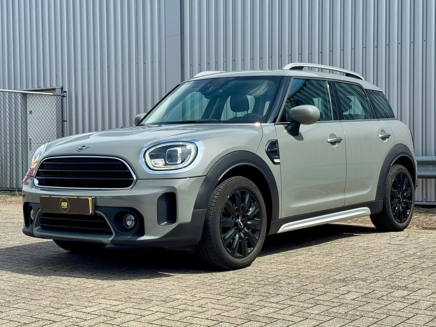 MINI Cooper Countryman 1.5 One Salt | 18" | Navi | LED | Orig. NL Grijs - 2