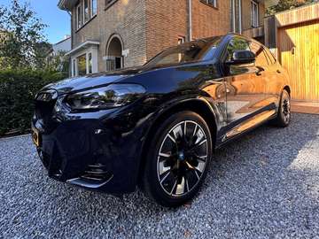 iX3 Executive M sport