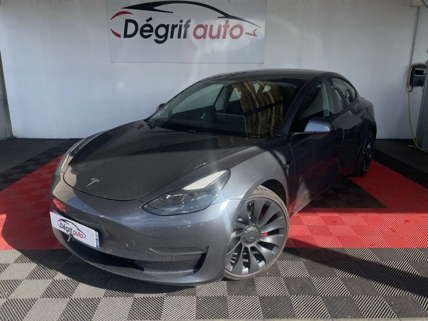 Tesla Model 3 Performance AWD Gris - 1
