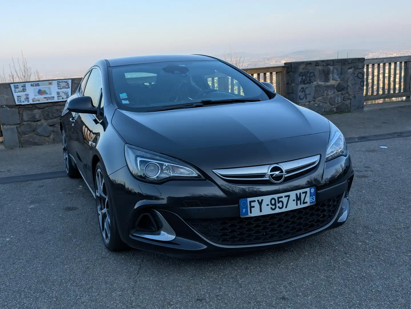 Opel Astra Astra OPC 2.0 Turbo 280 ch Start/Stop Noir - 2