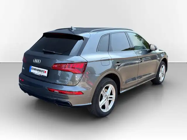 Audi Q5 view 6
