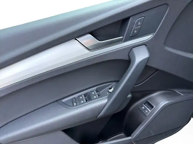Audi Q5 view 15