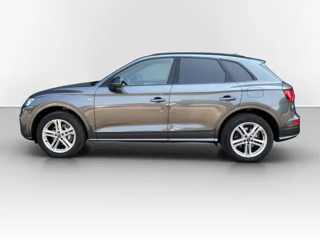 Audi Q5 view 10