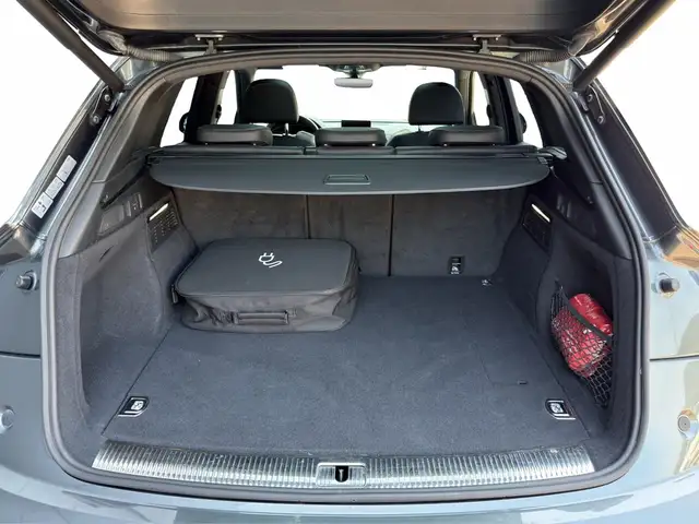 Audi Q5 view 11