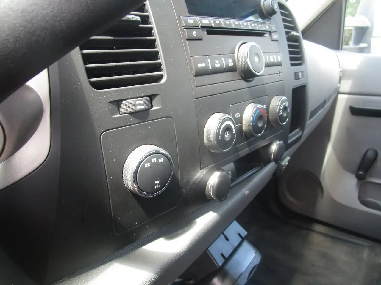 Chevrolet Silverado 2500 photo Chevrolet Silverado 2500