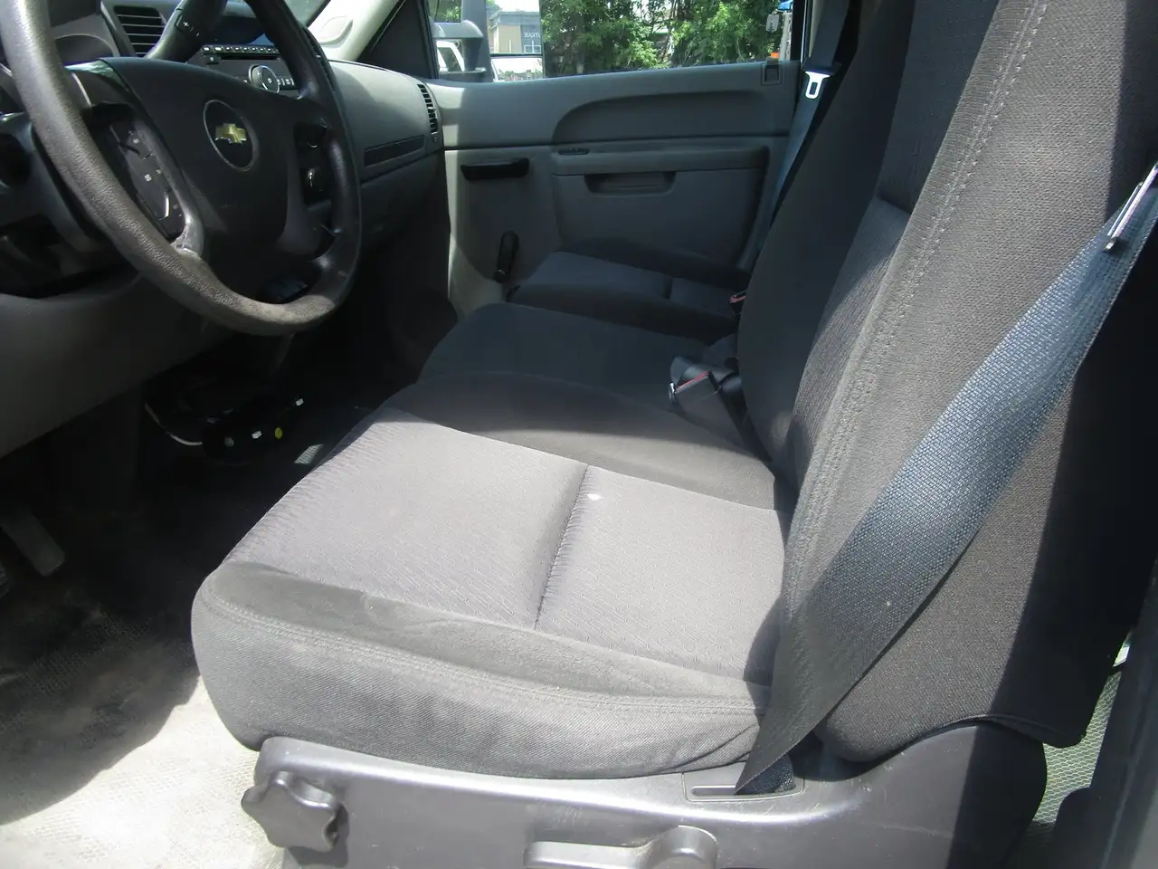 Chevrolet Silverado 2500 photo Chevrolet Silverado 2500